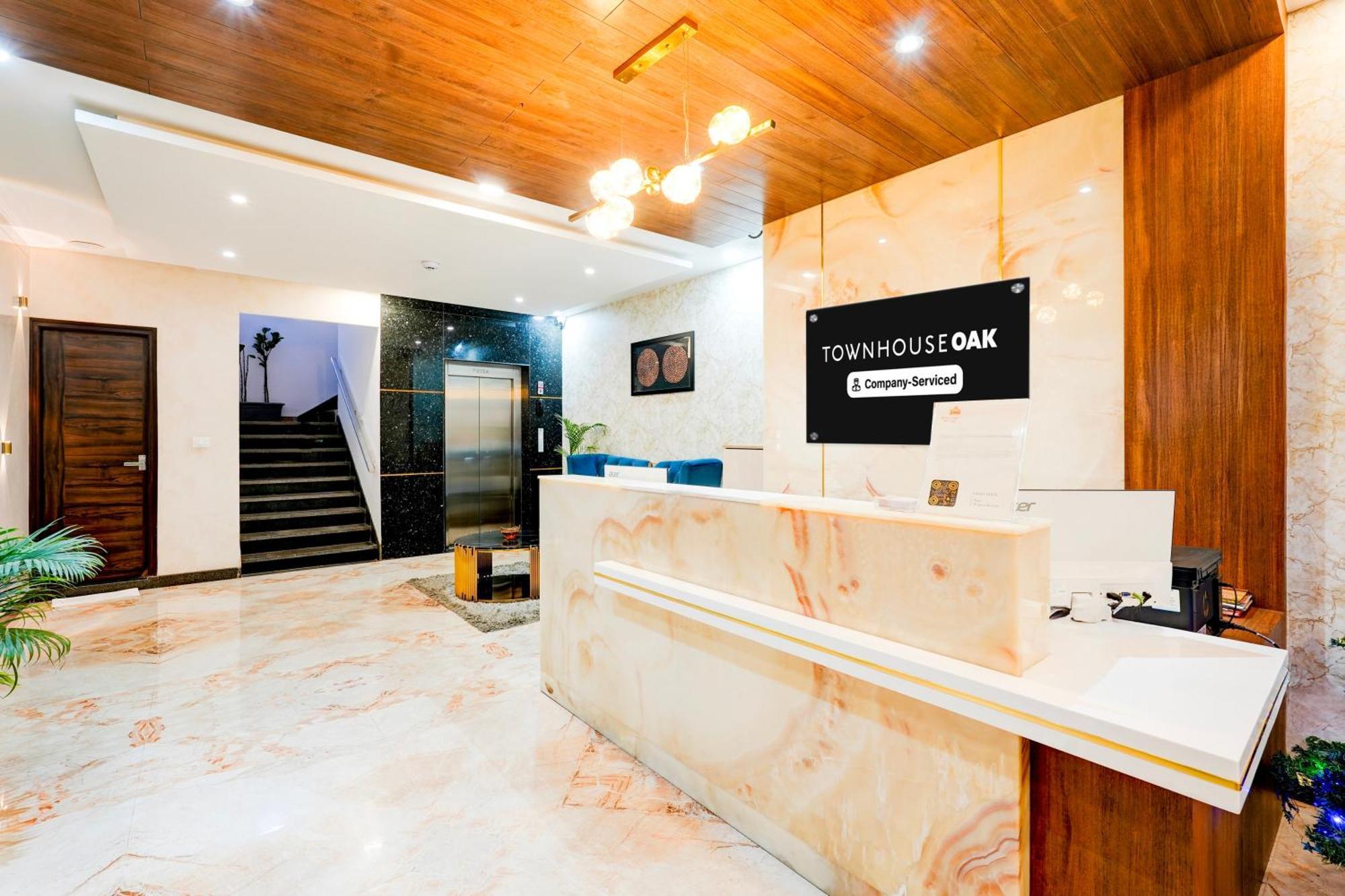 Super Townhouse Oak Aecs Formerly Bangalore Times Buitenkant foto