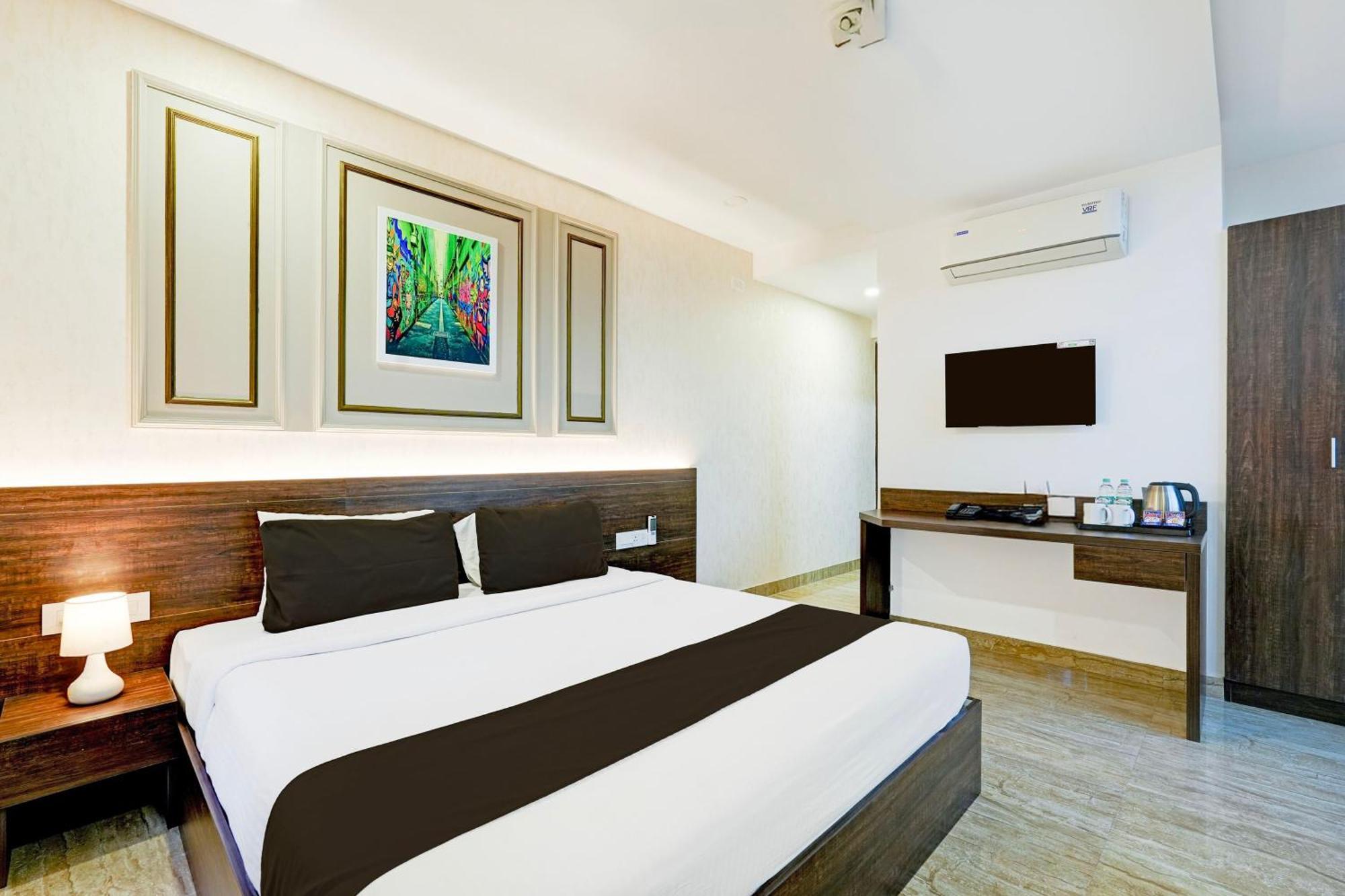 Super Townhouse Oak Aecs Formerly Bangalore Times Buitenkant foto
