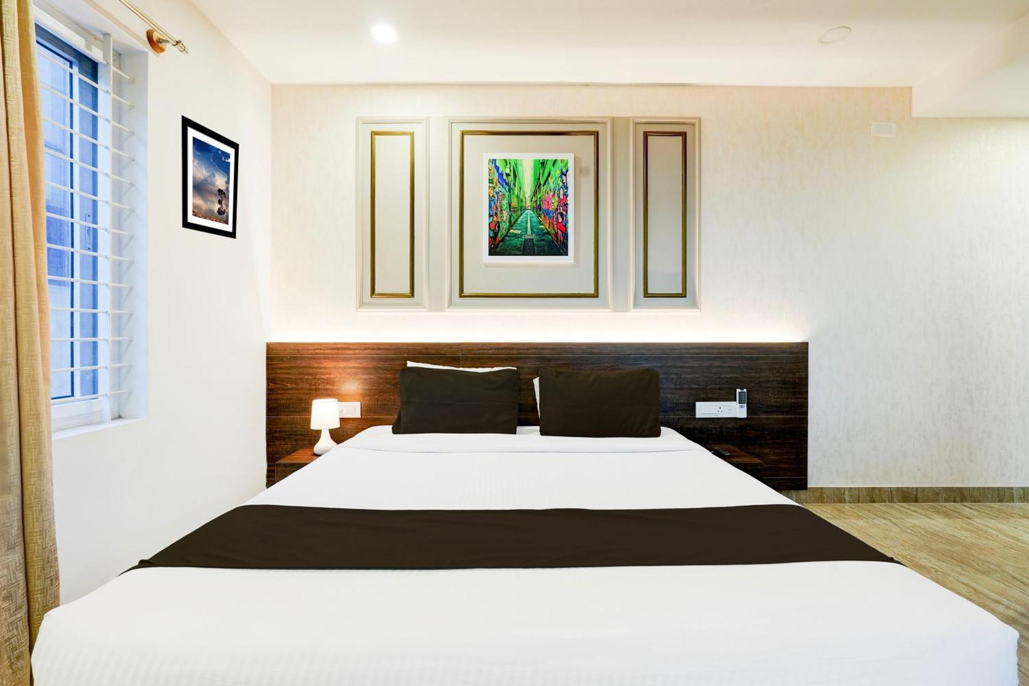 Super Townhouse Oak Aecs Formerly Bangalore Times Buitenkant foto