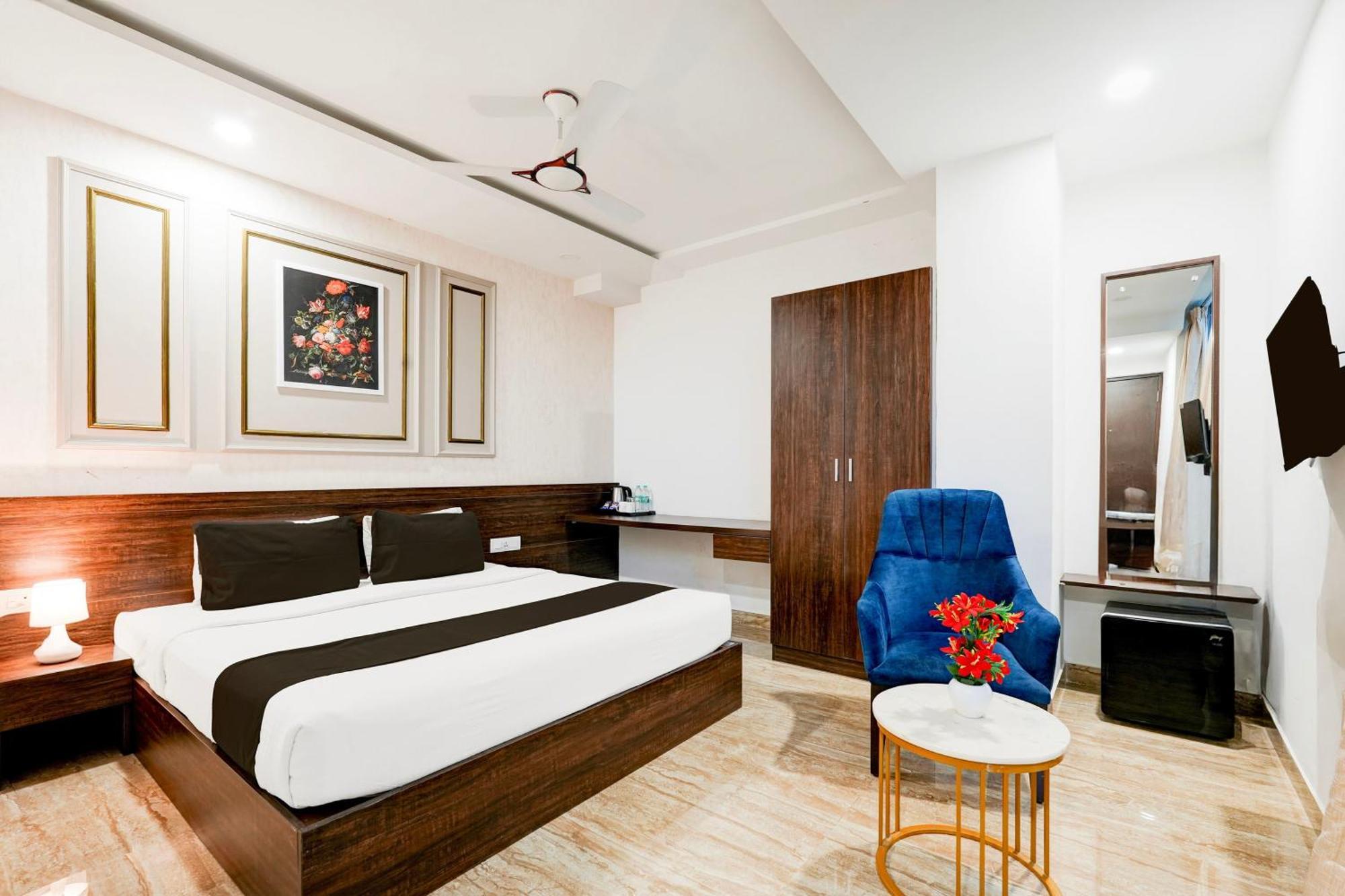 Super Townhouse Oak Aecs Formerly Bangalore Times Buitenkant foto