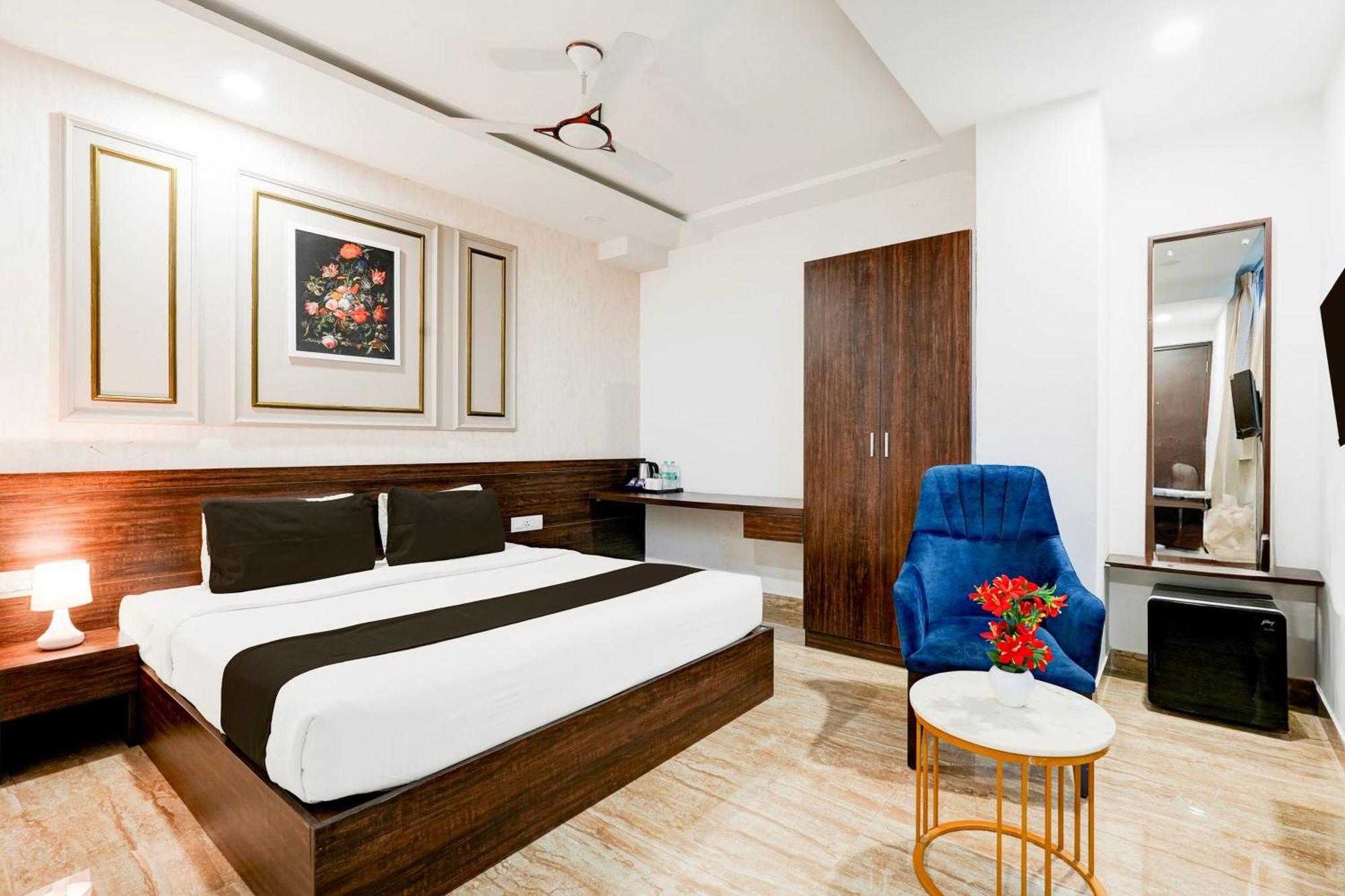Super Townhouse Oak Aecs Formerly Bangalore Times Buitenkant foto