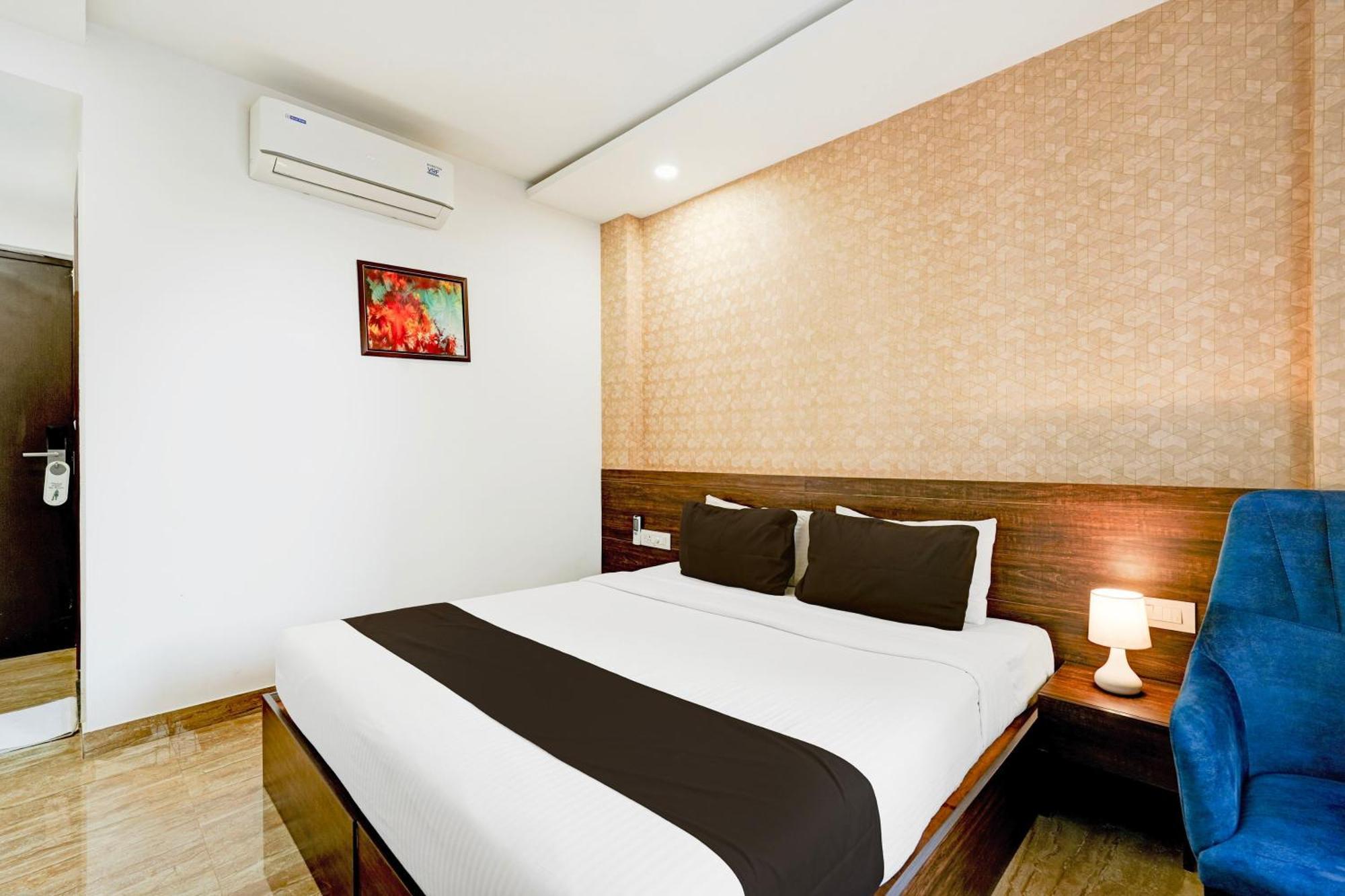 Super Townhouse Oak Aecs Formerly Bangalore Times Buitenkant foto